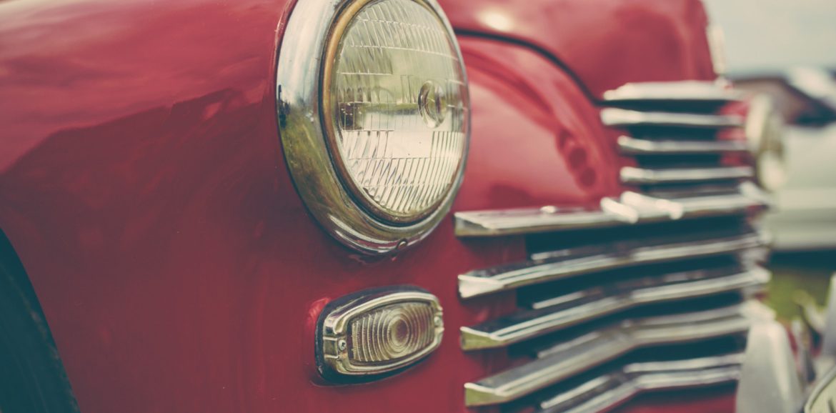 Offrir un cadeau à un passionné de voitures anciennes : conseils pratiques !