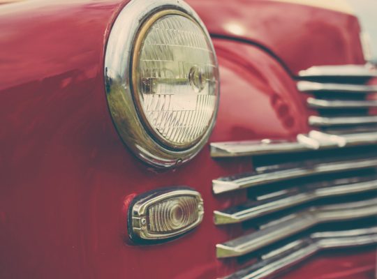 Offrir un cadeau à un passionné de voitures anciennes : conseils pratiques !