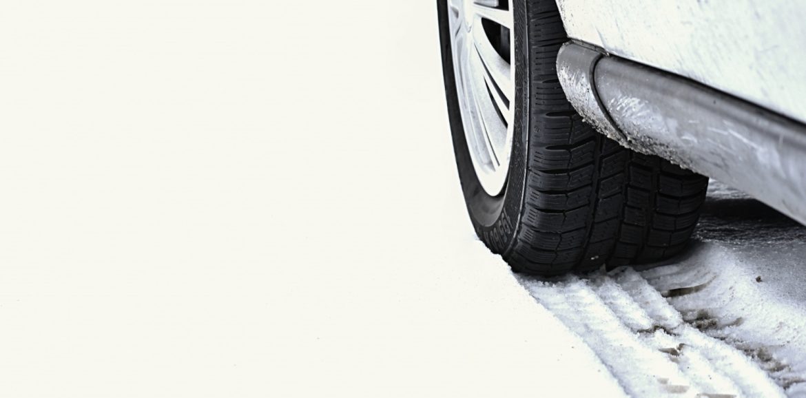 Conduire en montagne : bien choisir vos dispositifs antidérapants pour affronter la neige §
