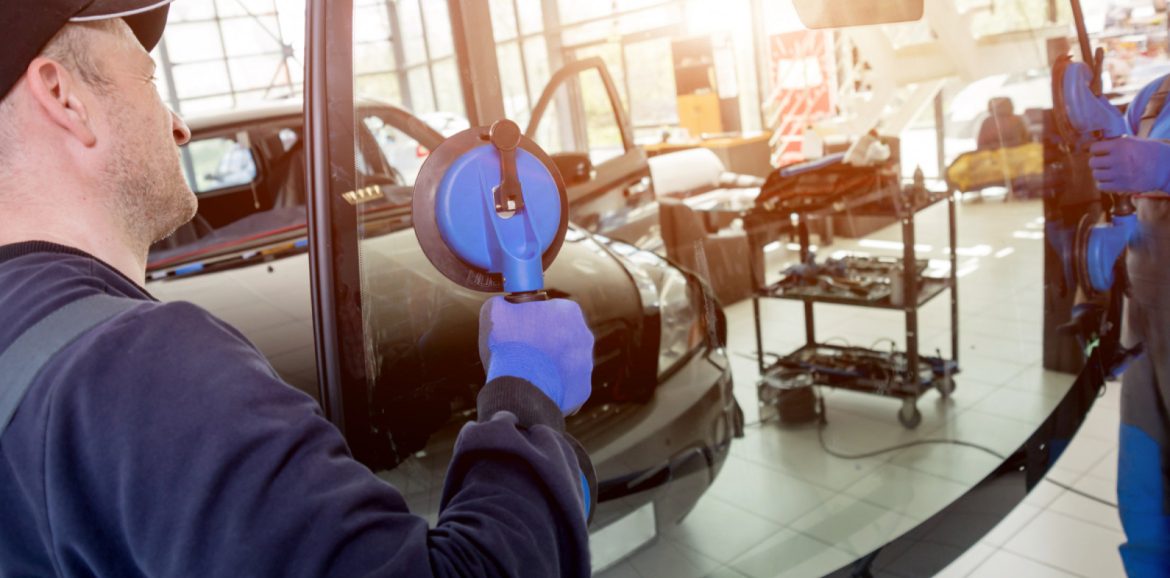 Éclat important : pourquoi faut-il faire remplacer rapidement son pare-brise ?