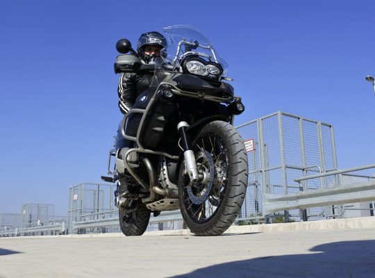 Assurance pour moto BMW : comment bien choisir sa couverture ?