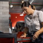 Réglophare en garage : un équipement devenu incontournable pour les professionnels