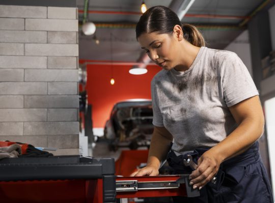Réglophare en garage : un équipement devenu incontournable pour les professionnels